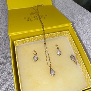 Kendra Scott Lela pendant diamond set